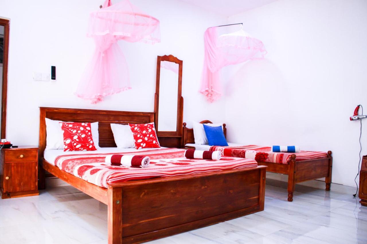 Friends Home Kudapaduwa Экстерьер фото